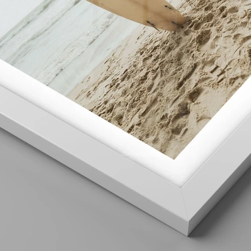 Plakat i hvid ramme - Af kærlighed til bølgerne - 61x91 cm