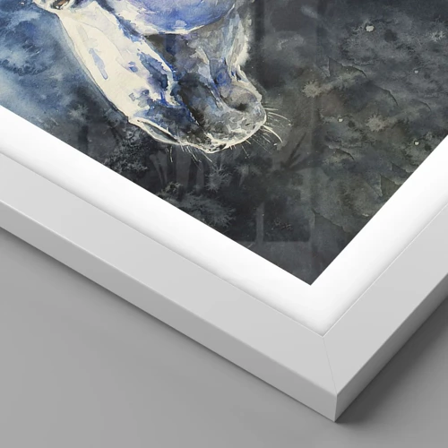 Plakat i hvid ramme - Portræt i et blåt skær - 30x30 cm