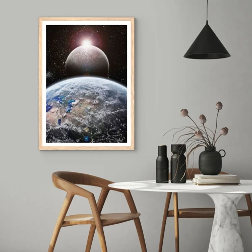 Plakat i ramme af lyst egetræ - Kosmisk landskab - solopgang - 70x100 cm