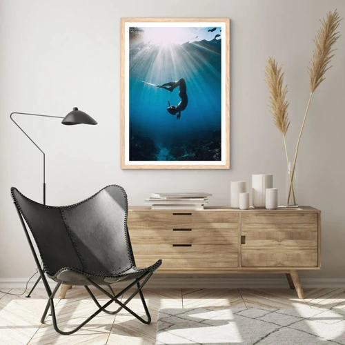 Plakat i ramme af lyst egetræ - Undervandsdans - 50x70 cm