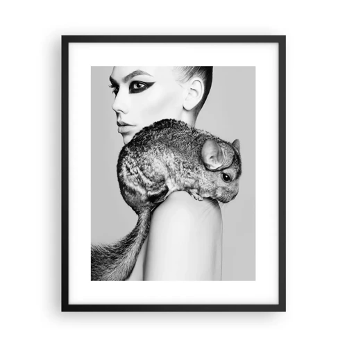 Plakat i sort ramme - Dame med en chinchilla - 40x50 cm