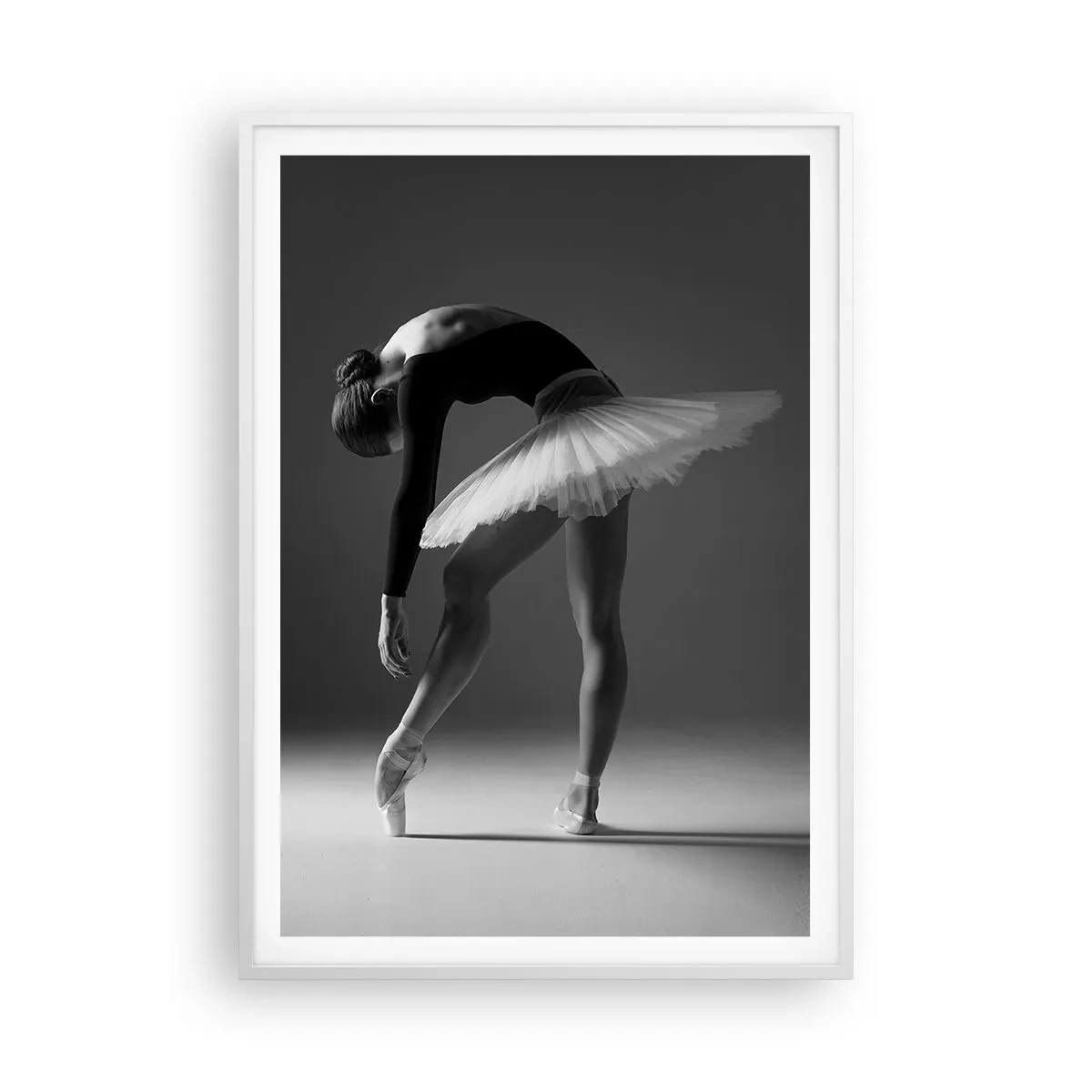 Plakat i hvid ramme - Bella balerina - 70x100 cm