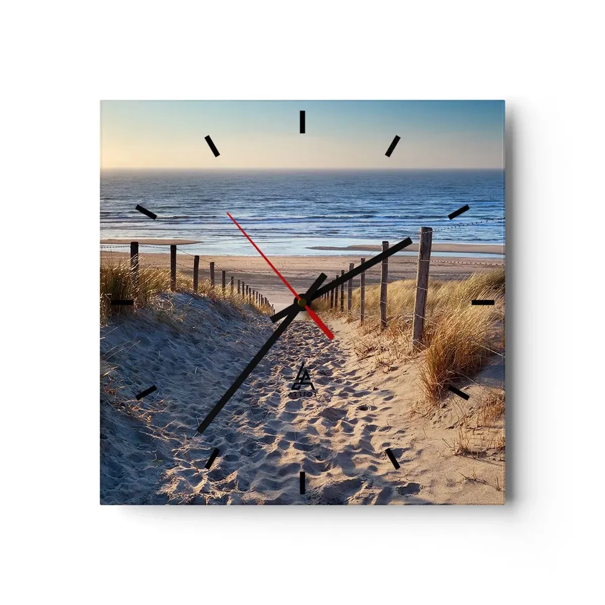 Vægur, Uret - Havet brummer, fuglene synger, en vild strand midt i græsset.... - 30x30 cm
