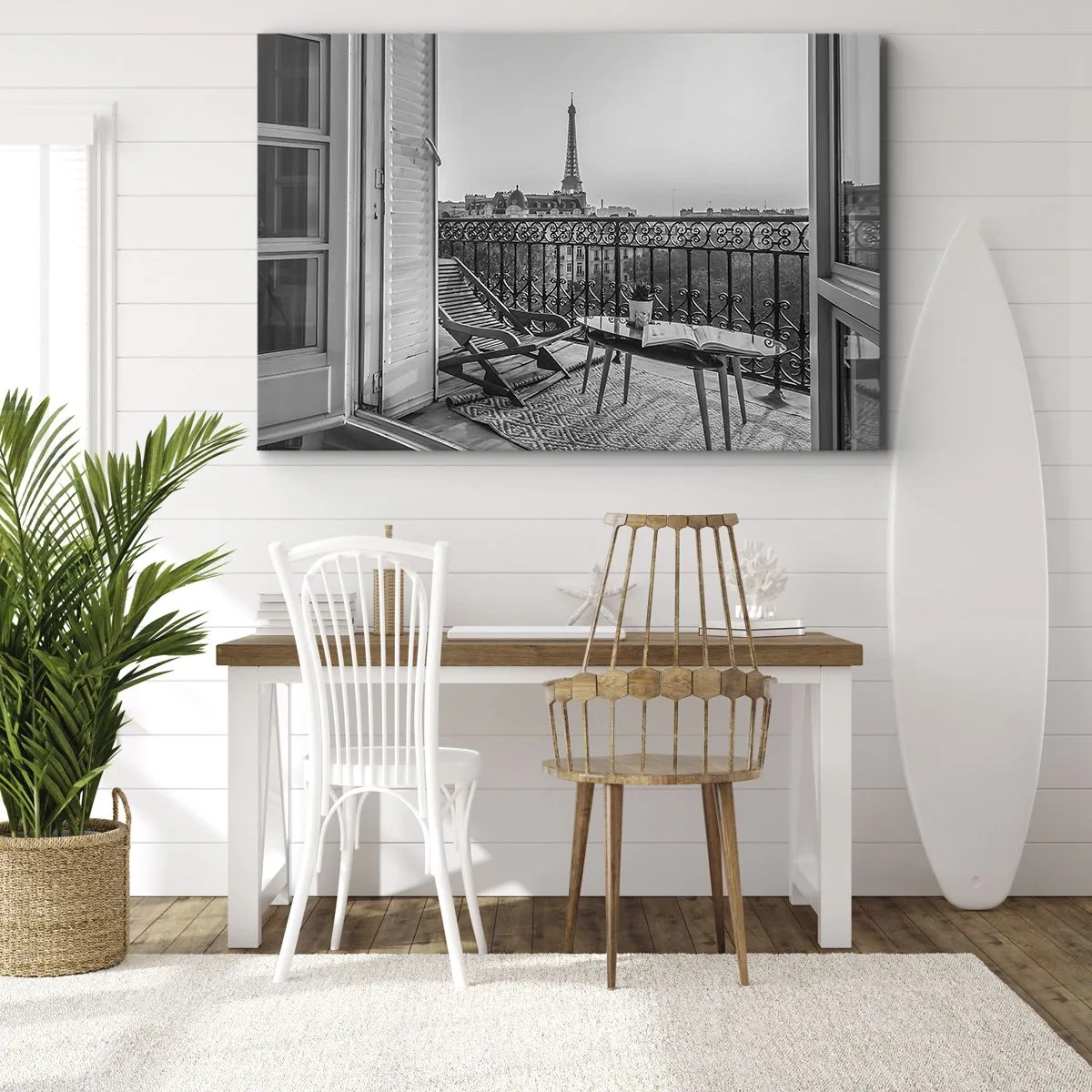 Lærredstryk - Billede på lærred - Udsigt over Eiffeltårnet fra balkonen med liggestole og et bord - 70x50cm - Eftermiddag i Paris - Moderne vægdekoration til stue og soveværelse ARTTOR
