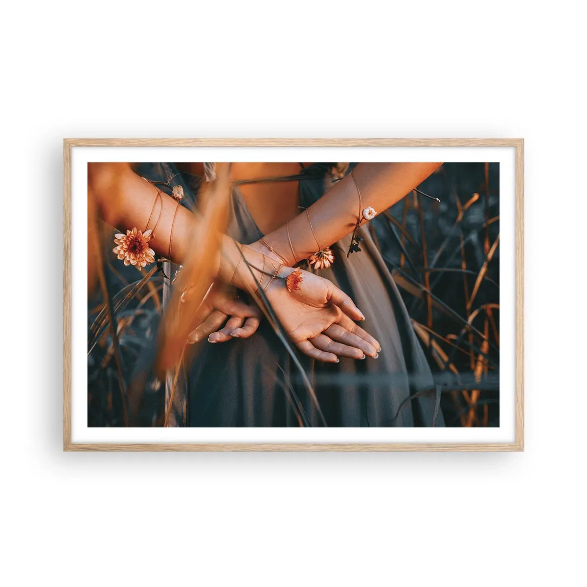 Plakat i ramme af lyst egetræ - Forbundet med naturen - 91x61 cm