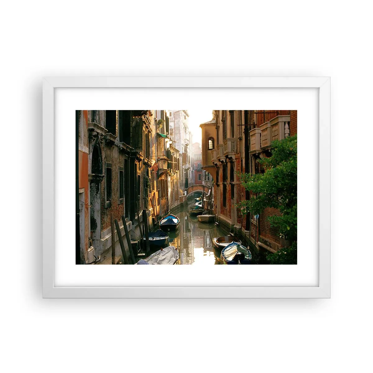 Plakat i hvid ramme - I en venetiansk baggyde - 40x30 cm