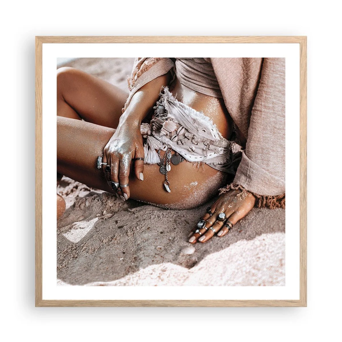 Plakat i ramme af lyst egetræ - Kastet ud af bølgerne? - 60x60 cm