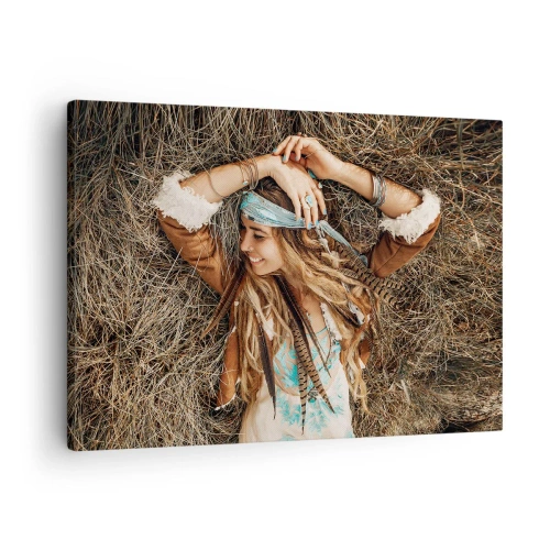 Lærredstryk - Billede på lærred - Boho-stil kvinde liggende på hø - 70x50cm - På vej til kærlighedens sommer - Moderne vægdekoration til stue og soveværelse ARTTOR