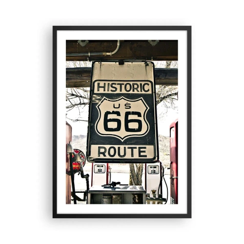 Plakat i sort ramme - Route 66-skilt foran en tankstation - 50x70cm - En retro-amerikansk rejse - Moderne vægdekoration til stue og soveværelse ARTTOR