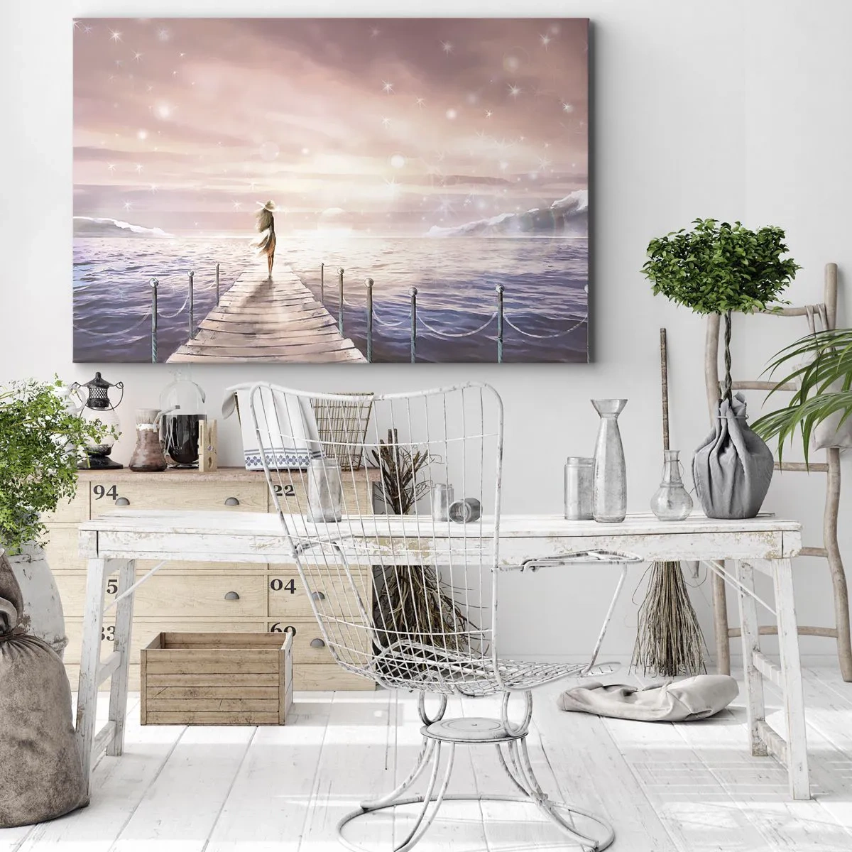 Lærredstryk - Billede på lærred - En kvinde på en mole i en magisk solnedgang - 70x50cm - I lyset af en drøm - Moderne vægdekoration til stue og soveværelse ARTTOR