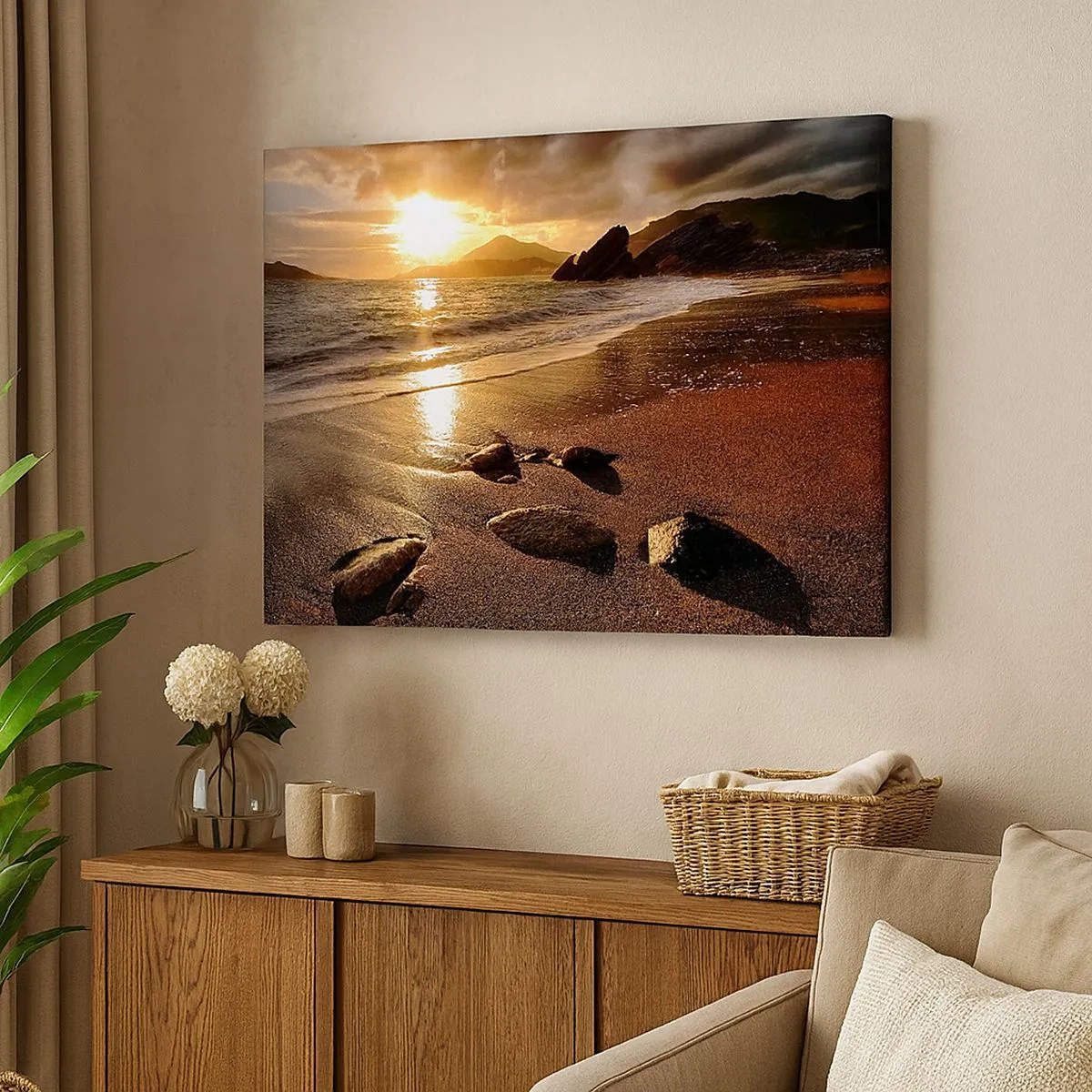 Lærredstryk - Billede på lærred - Strand ved solnedgang med sten på kysten - 70x50cm - Følg solen til bjergene - Moderne vægdekoration til stue og soveværelse ARTTOR