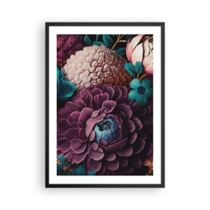Plakat i sort ramme - Et blomsterarrangement i dybe nuancer - 50x70cm - Natur i overflod - Moderne vægdekoration til stue og soveværelse ARTTOR