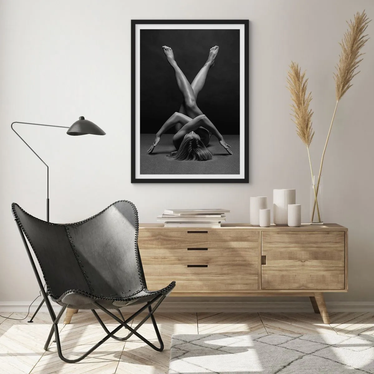 Plakat i sort ramme - En kunstnerisk version af en kvindelig silhuet i sort-hvid - 50x70cm - Nøgenhedens geometri - Moderne vægdekoration til stue og soveværelse ARTTOR
