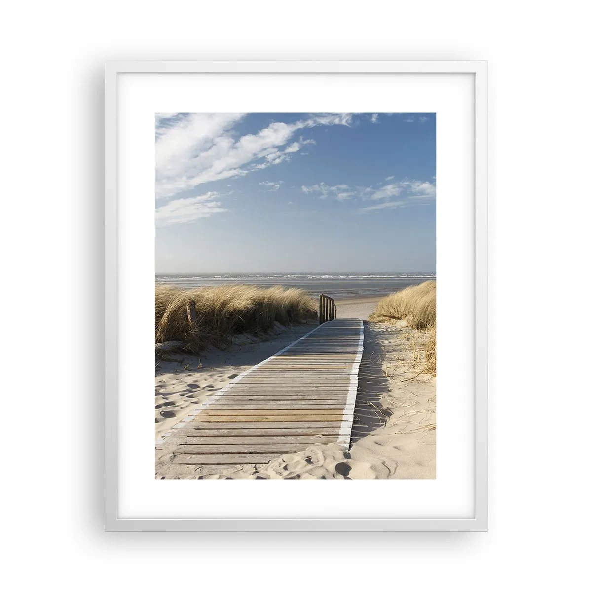 Plakat i hvid ramme - Bag klitten, i græssets summen - 40x50 cm
