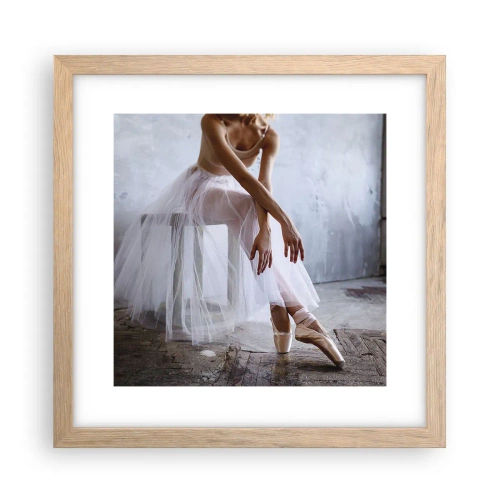 Plakat i ramme af lyst egetræ - Før rampelysene skinner - 30x30 cm