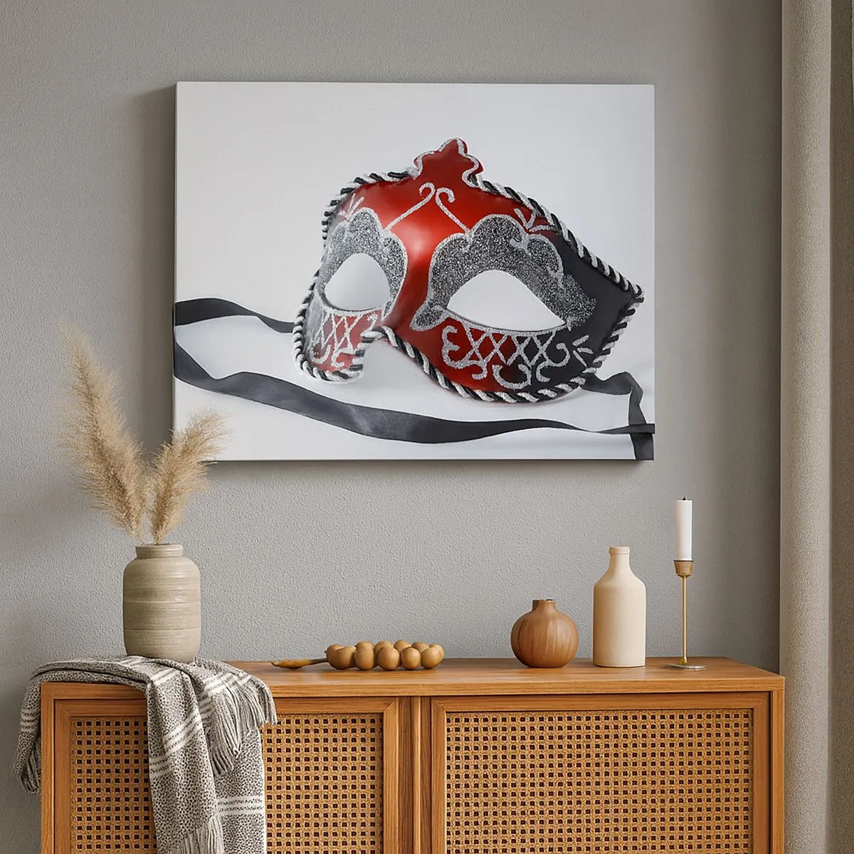 Lærredstryk - Billede på lærred - Rød karnevalsmaske på en lys baggrund - 70x50cm - Invitation til ballet - Moderne vægdekoration til stue og soveværelse ARTTOR