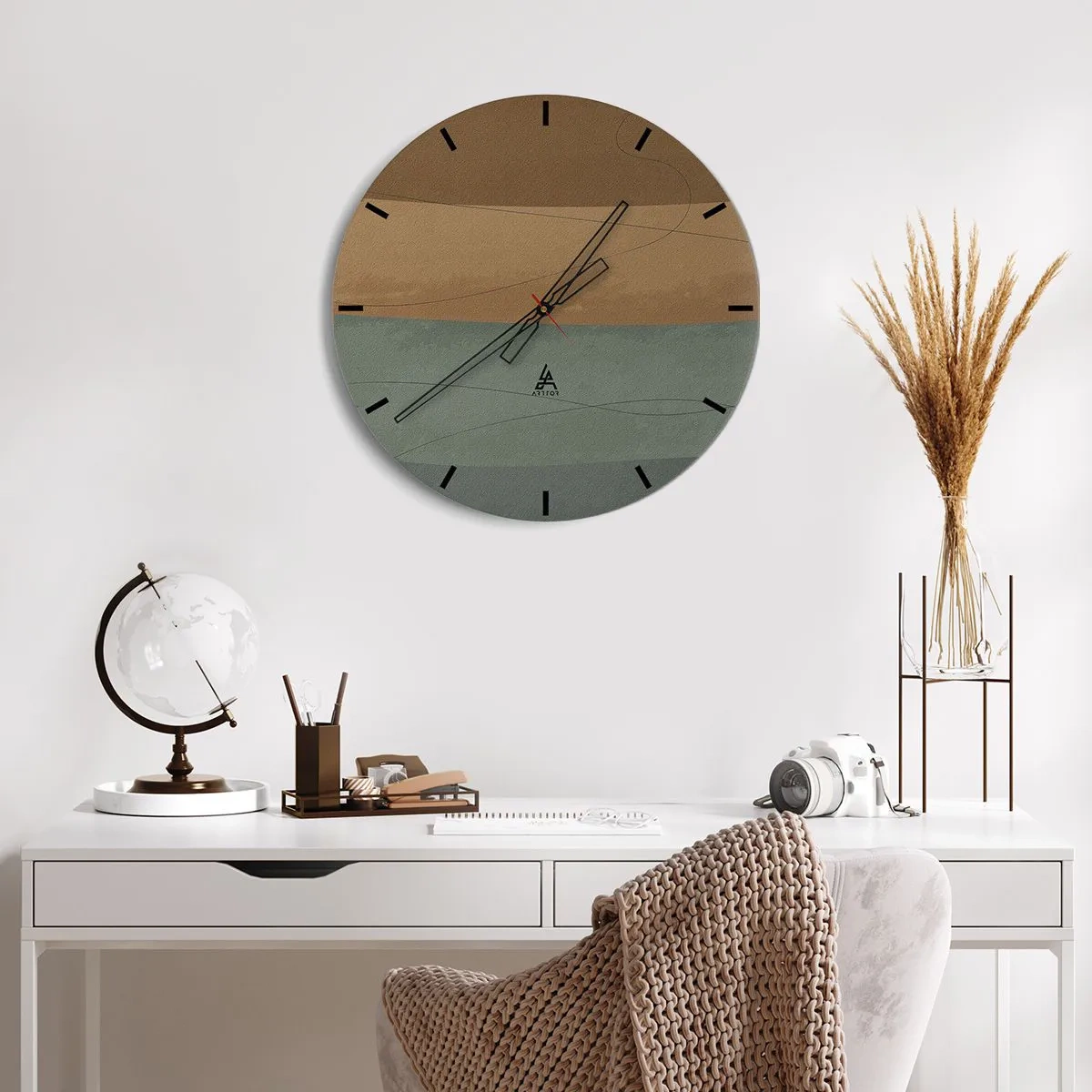 Vægur, Uret - Minimalistiske striber i nuancer af brunt og grønt - 30x30cm - Vandret sammensætning - Moderne vægdekoration til stue, køkken og soveværelse ARTTOR