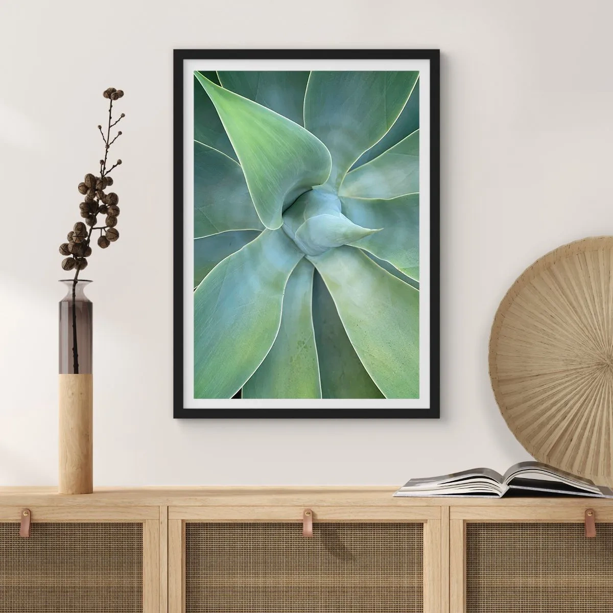 Plakat i sort ramme - Nærbillede af symmetriske sukkulente blade - 50x70cm - Den grønne fødsel - Moderne vægdekoration til stue og soveværelse ARTTOR