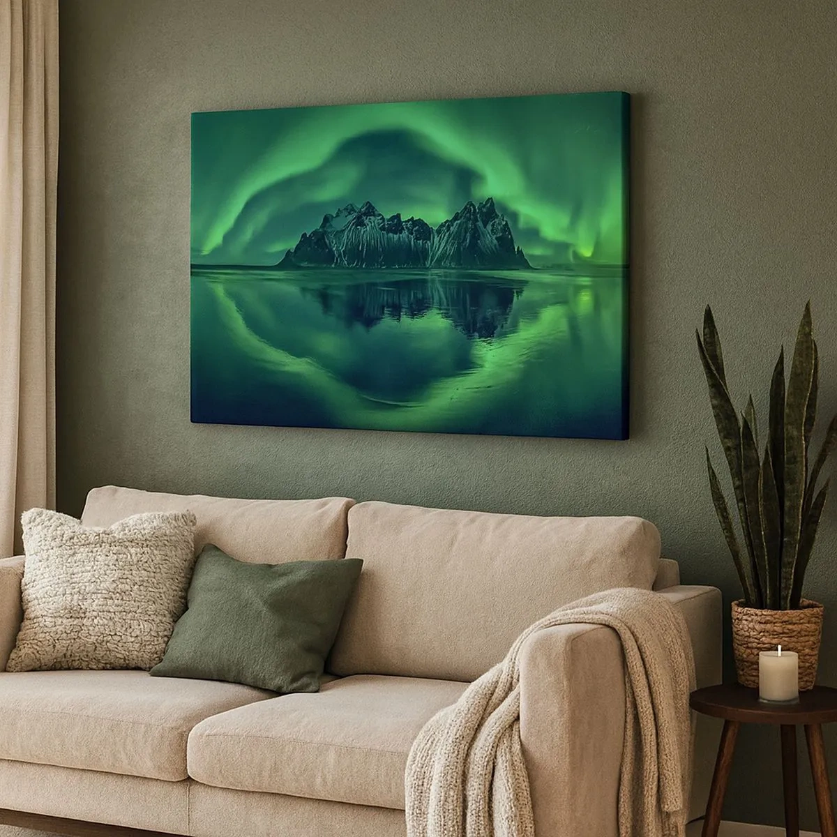 Lærredstryk - Billede på lærred - Bjerge omgivet af nordlys spejlet i vandet - 70x50cm - I auroraens arme - Moderne vægdekoration til stue og soveværelse ARTTOR