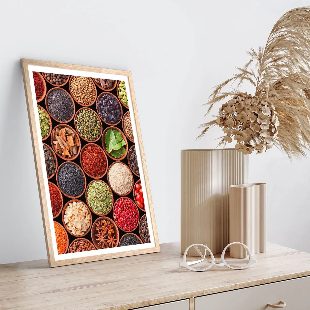 Plakat i ramme af lyst egetræ - Alle verdens smage - 50x70 cm