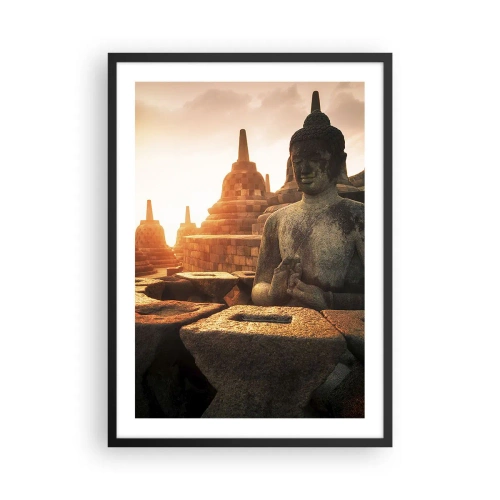 Plakat i sort ramme - Buddha-statue med templer i baggrunden ved solnedgang - 50x70cm - Vejr med stor visdom - Moderne vægdekoration til stue og soveværelse ARTTOR
