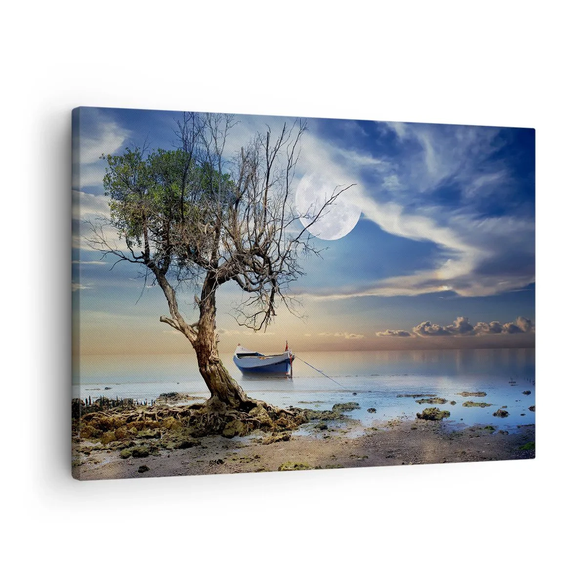 Lærredstryk - Billede på lærred - Et ensomt træ og en båd på roligt vand under en fuldmåne. - 70x50cm - Er dette enden eller begyndelsen? - Moderne vægdekoration til stue og soveværelse ARTTOR