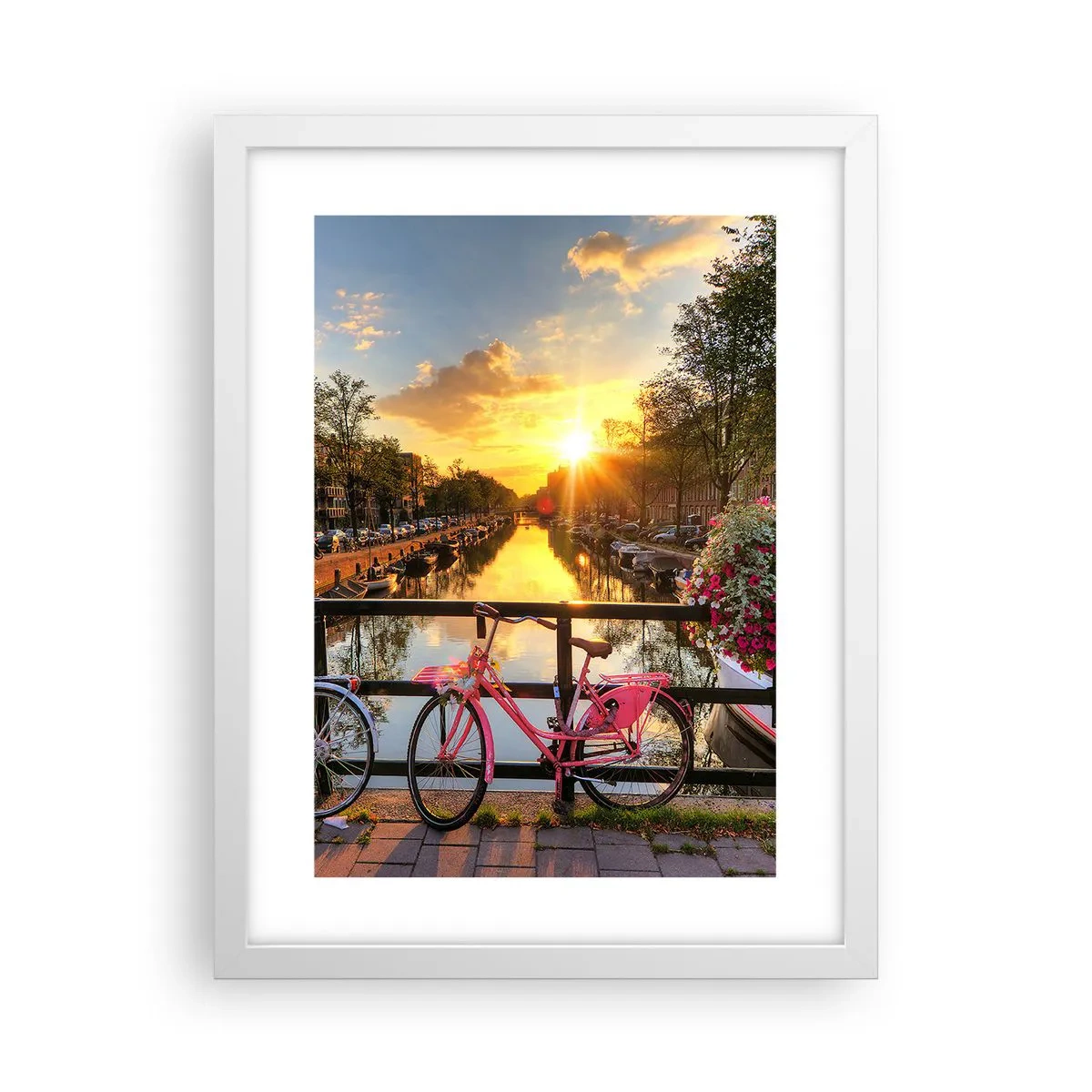 Plakat i hvid ramme - Forårsmorgen i Amsterdam - 30x40 cm