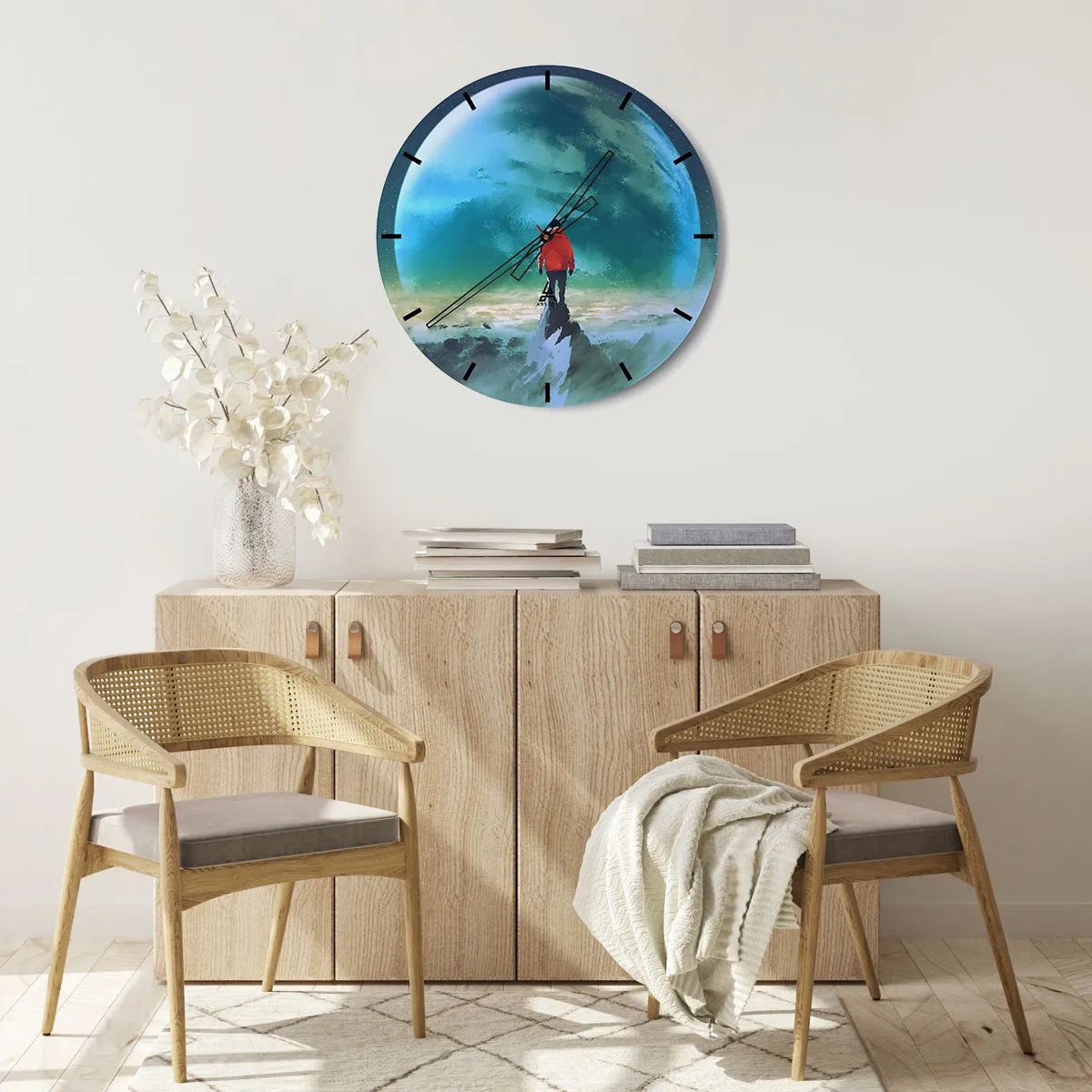 Vægur, Uret - En figur på en bjergtop med udsigt over en grøn planet - 30x30cm - Opdageren af et nyt land - Moderne vægdekoration til stue, køkken og soveværelse ARTTOR