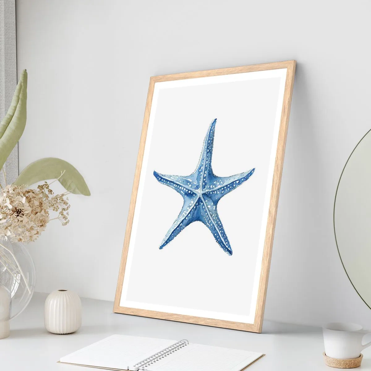 Plakat i ramme af lyst egetræ - Havets stjerne - 30x40 cm