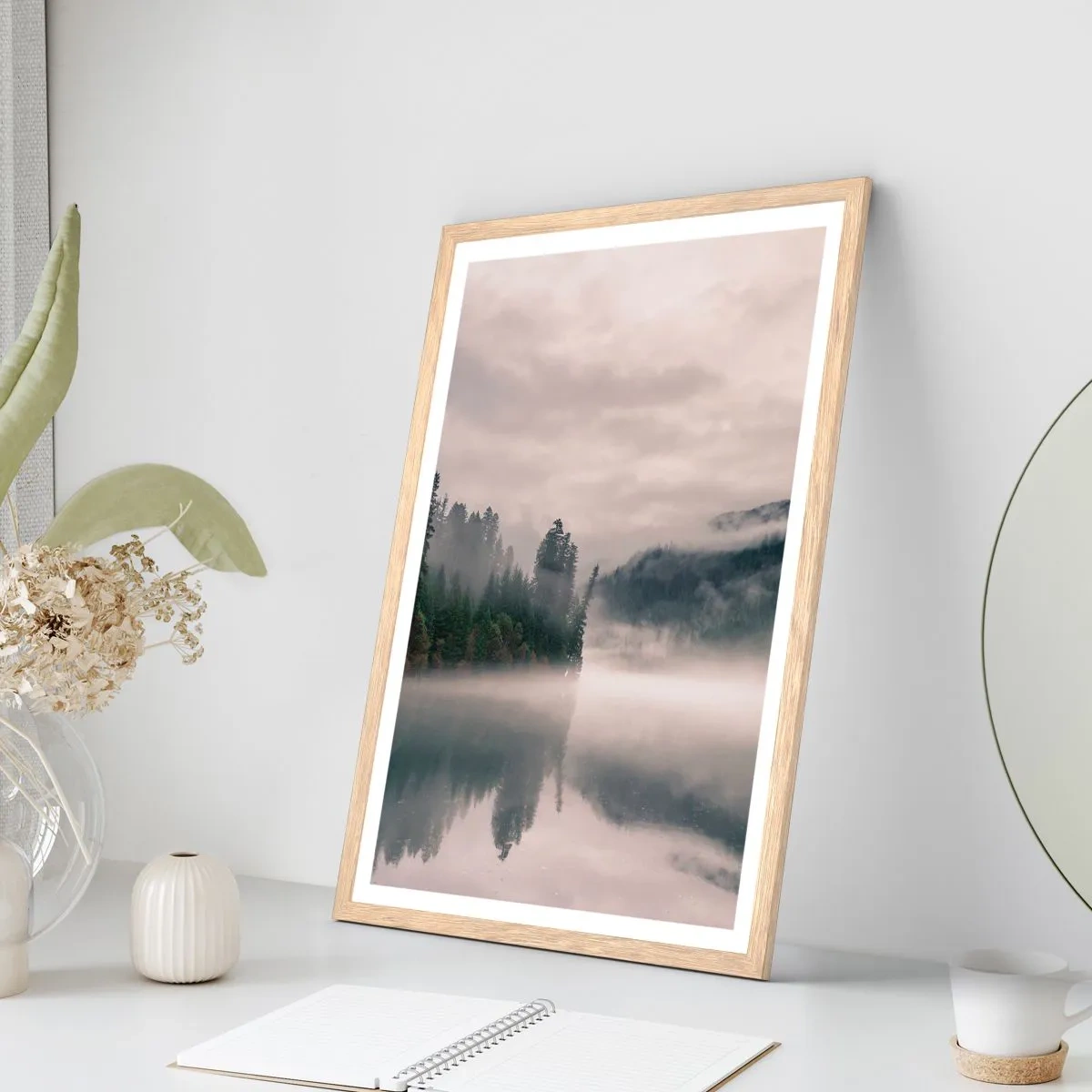 Plakat i ramme af lyst egetræ - I drømmen, i tågen - 40x50 cm