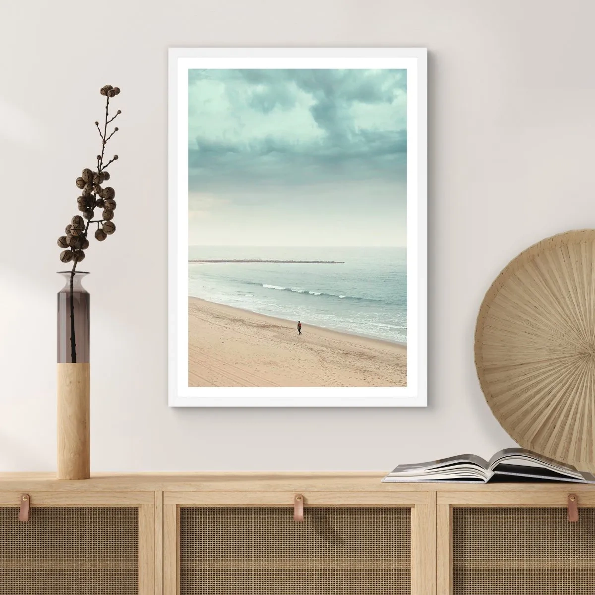 Plakat i hvid ramme - På jagt efter fred - 61x91 cm