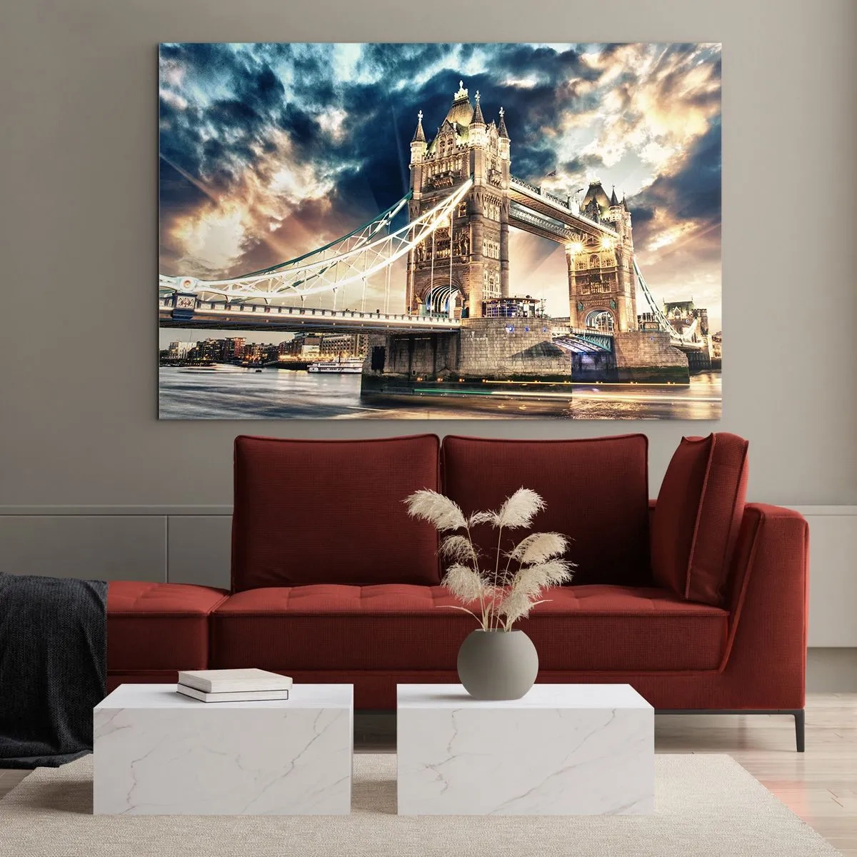 Billede på glas - Tower Bridge i London mod en dramatisk himmel - 70x50cm - Et monument over det victorianske imperium - Moderne vægdekoration til stue og soveværelse ARTTOR