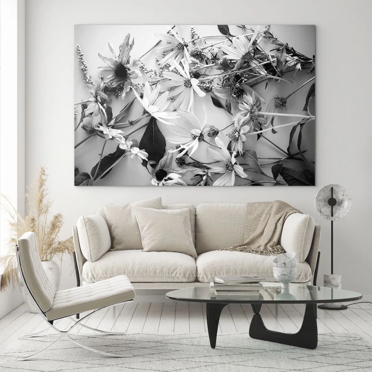 Billede på glas - Spredte sorte og hvide blomster i et kunstnerisk arrangement - 70x50cm - Blomster uden buket - Moderne vægdekoration til stue og soveværelse ARTTOR
