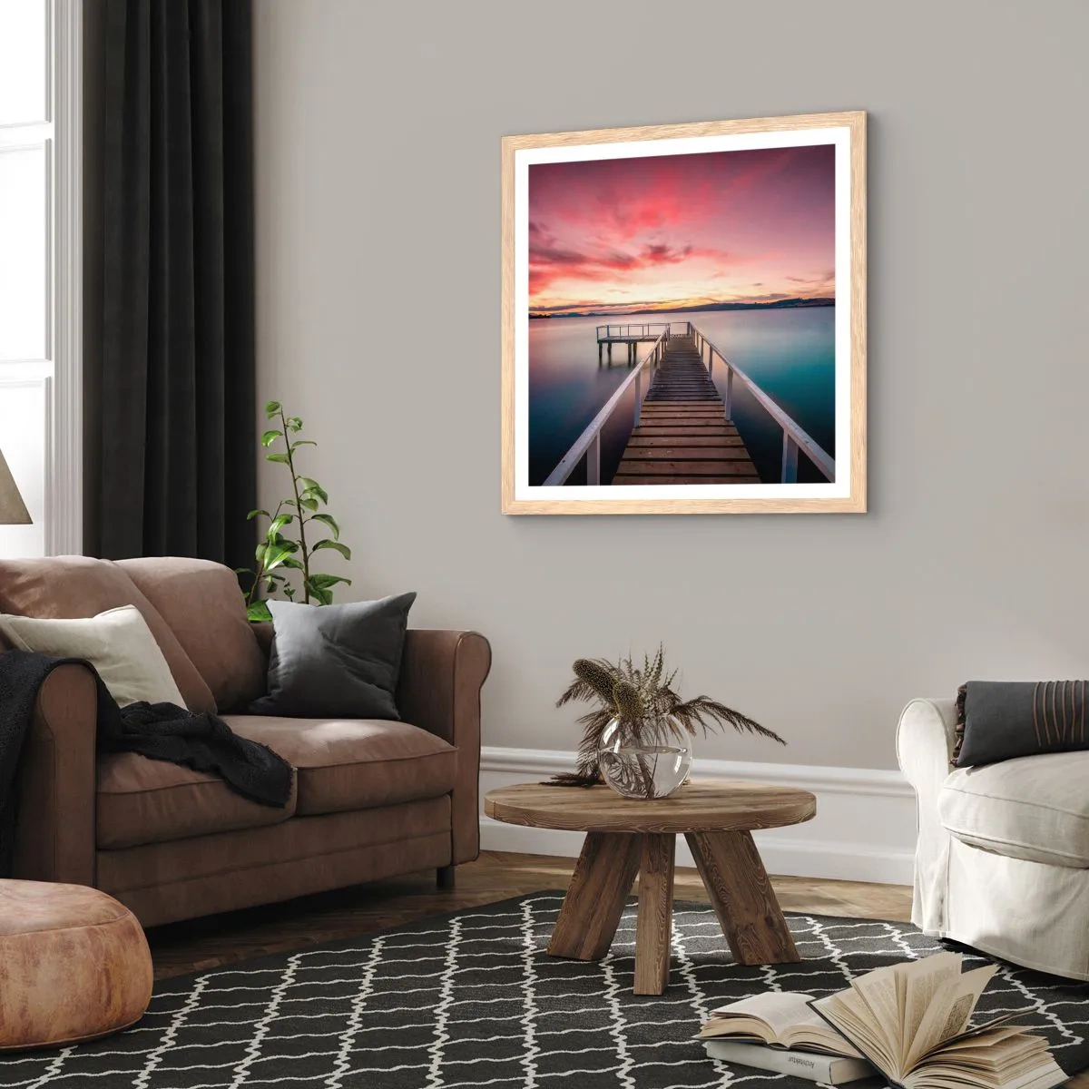 Plakat i ramme af lyst egetræ - Aftenens blide flamme - 40x40 cm