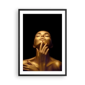 Plakat i sort ramme - En gylden figur på en sort baggrund i en elegant positur - 50x70cm - Som gylden silke - Moderne vægdekoration til stue og soveværelse ARTTOR