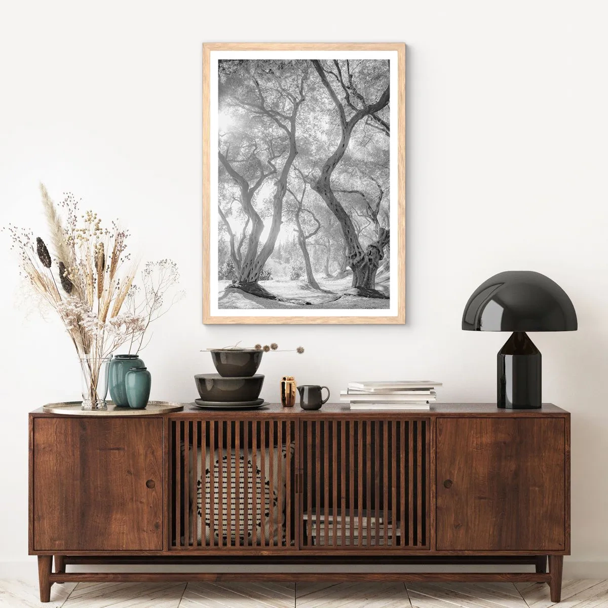 Plakat i ramme af lyst egetræ - I en olivenlund - 50x70 cm