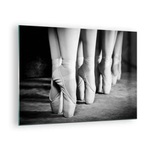 Billede på glas - Ballerinaer på pointe i sort-hvid omgivelser - 70x50cm - Sammen, let - Moderne vægdekoration til stue og soveværelse ARTTOR