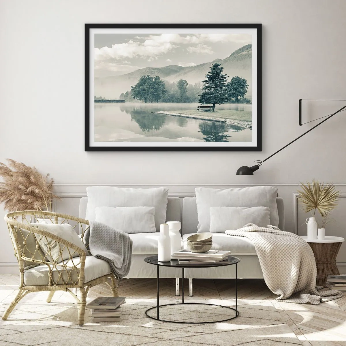 Plakat i sort ramme - Søen sover stadig - 100x70 cm