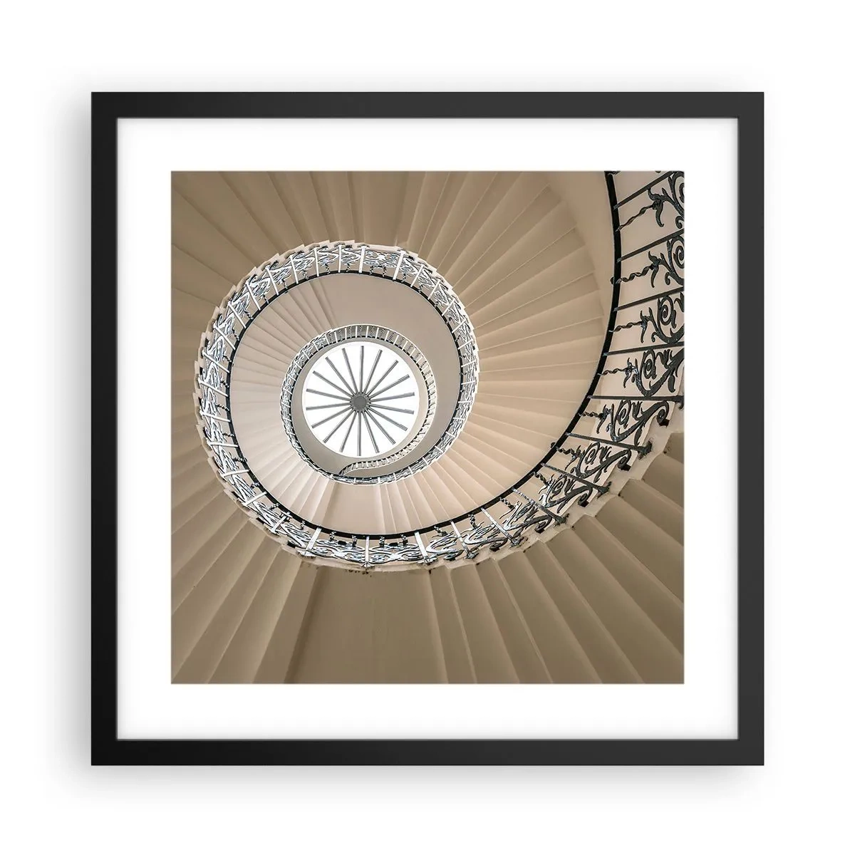 Plakat i sort ramme - I midten af en skal - 40x40 cm