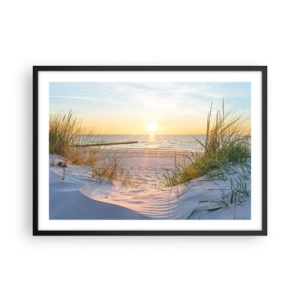 Plakat i sort ramme - Havet brummer, fuglene synger, en vild strand midt i græsset.... - 70x50 cm