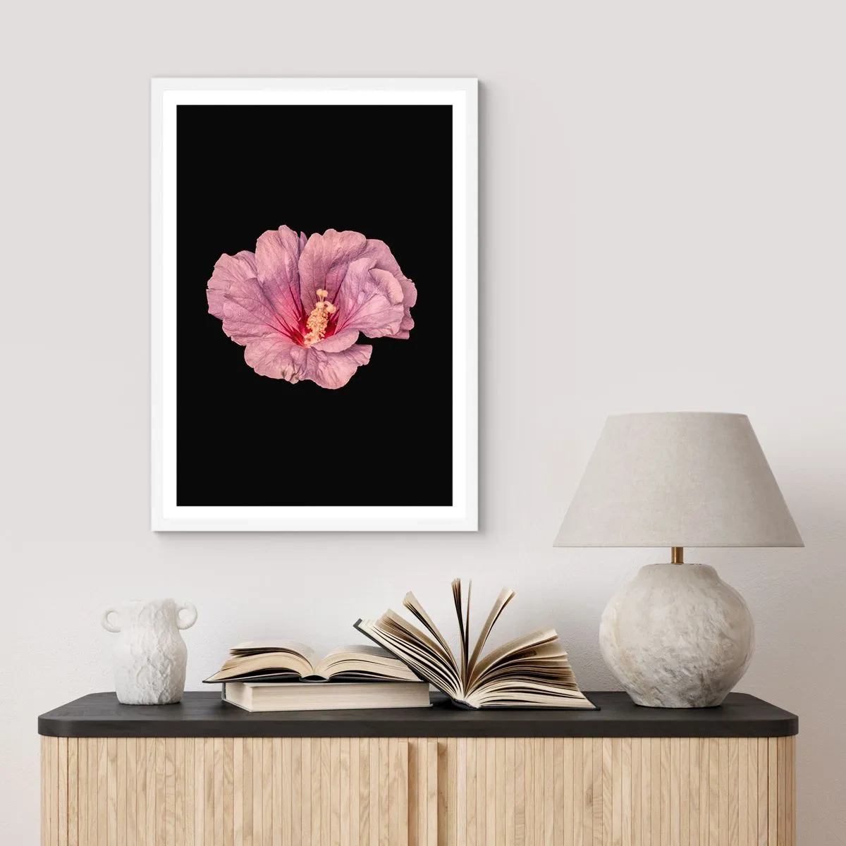 Plakat i hvid ramme - Lige i hjertet - 50x70 cm