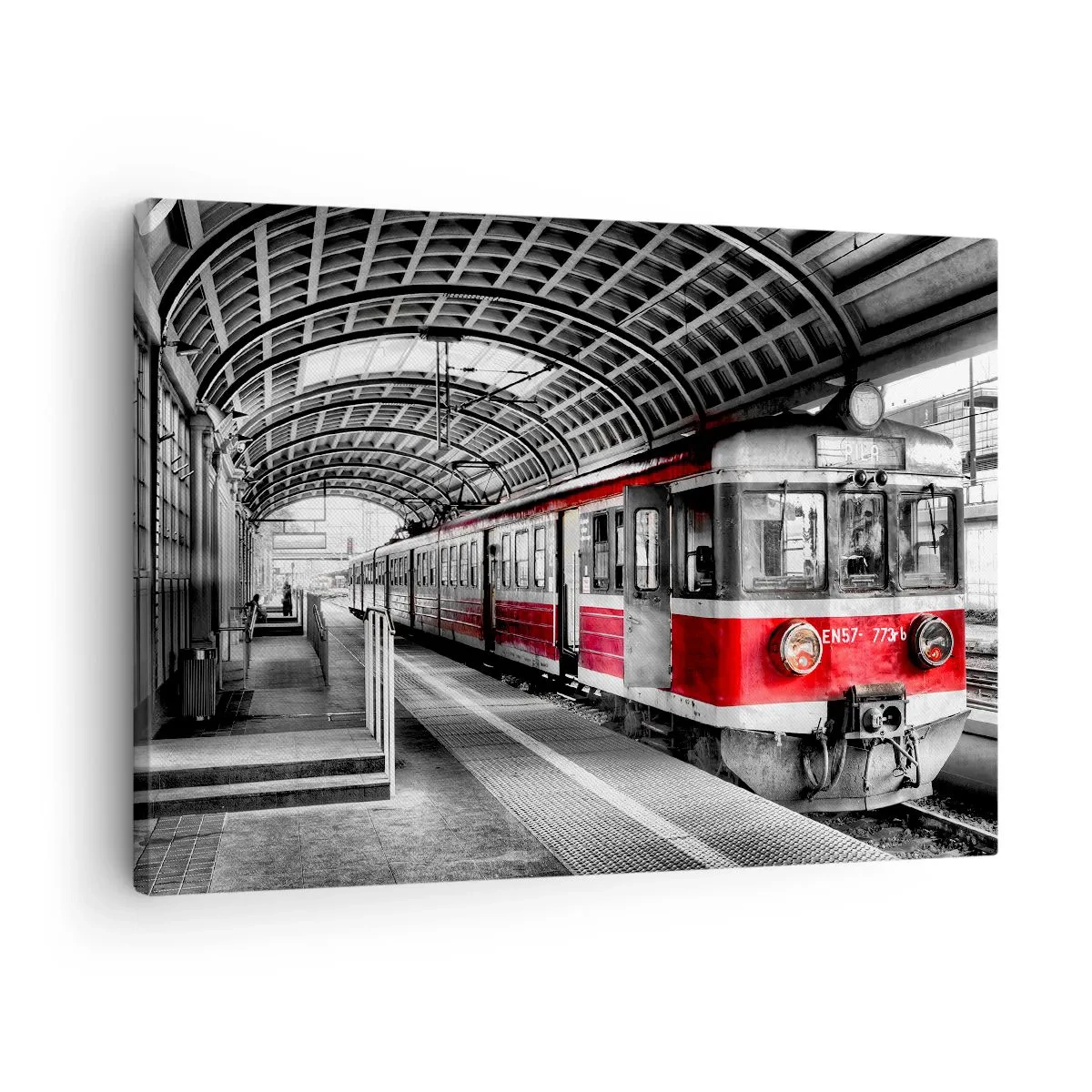 Lærredstryk - Billede på lærred - Rødt tog på stationen under et tag - 70x50cm - Måske en rejse for livet? - Moderne vægdekoration til stue og soveværelse ARTTOR