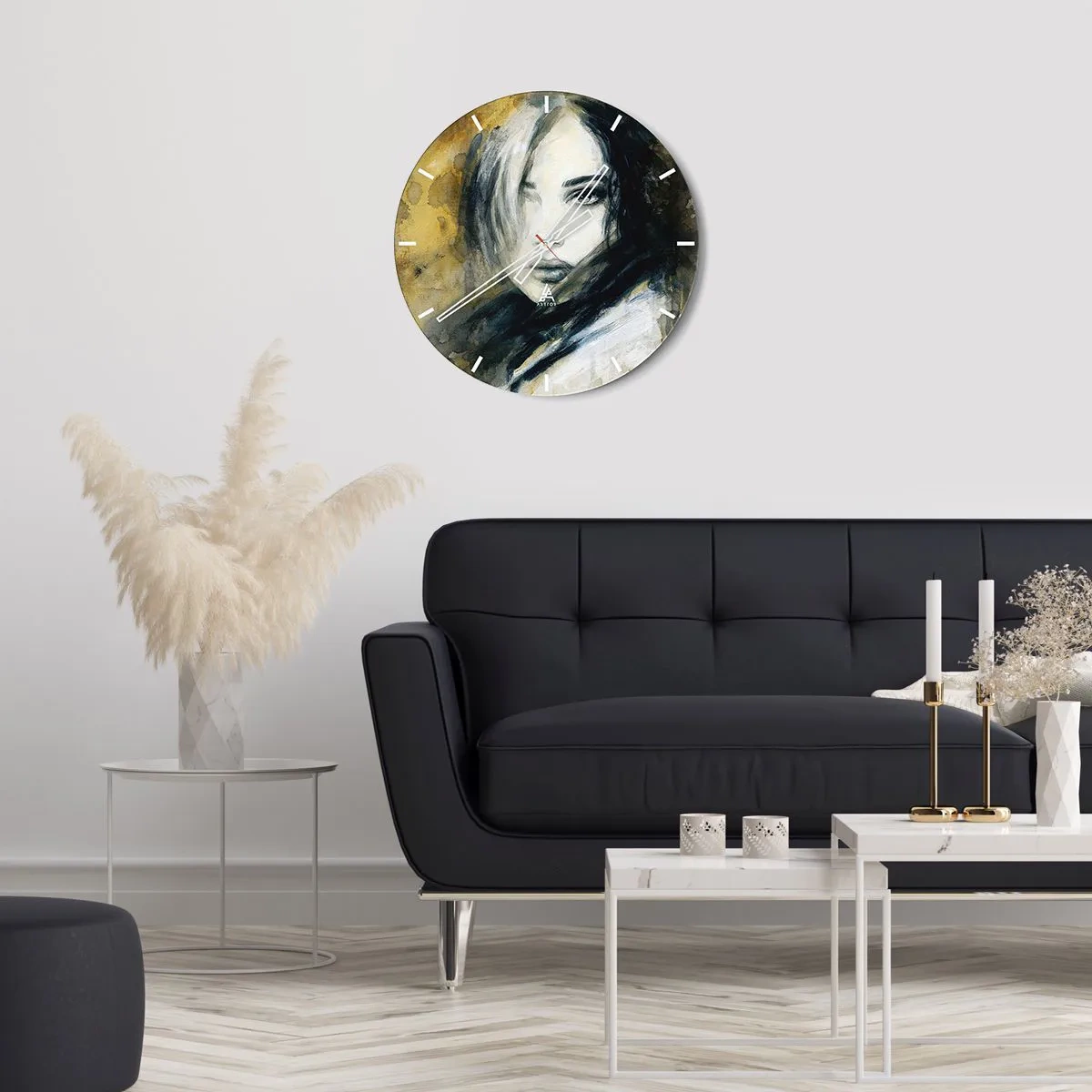 Vægur, Uret - Portræt af en kvinde i kunstnerisk stil i nuancer af guld og sort - 30x30cm - mere uskyldig eller sensuel? - Moderne vægdekoration til stue, køkken og soveværelse ARTTOR