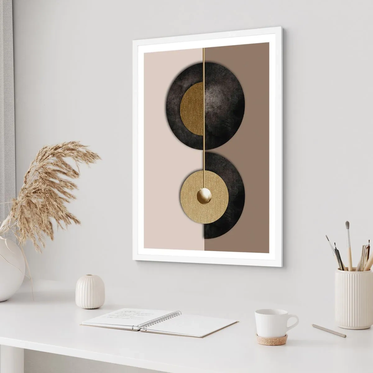 Plakat i hvid ramme - Variationer omkring en cirkel - 40x50 cm
