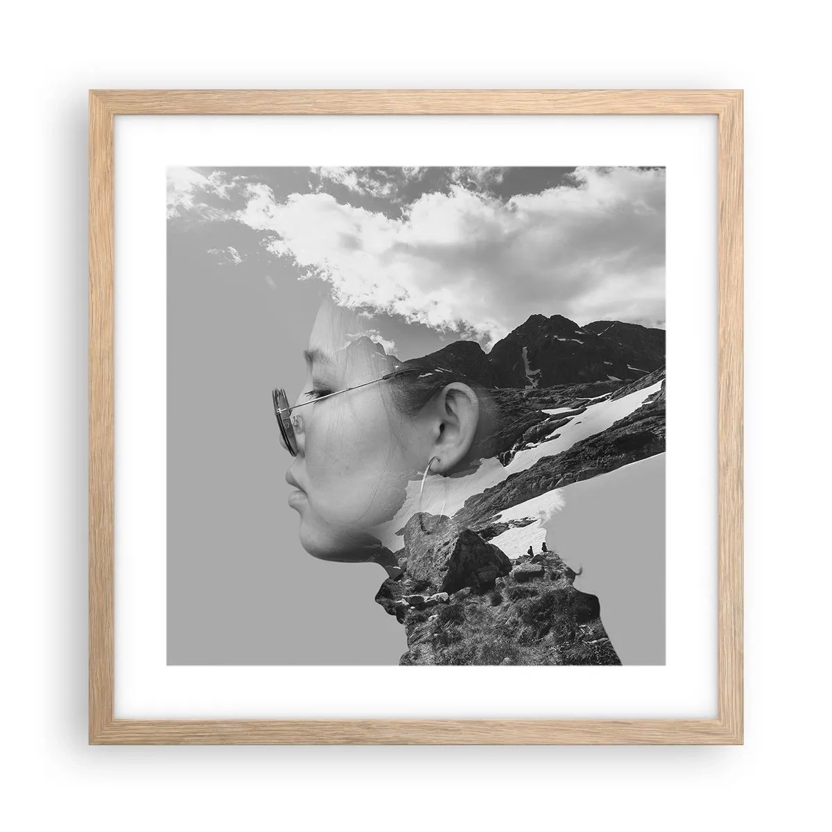 Plakat i ramme af lyst egetræ - Portræt af toppen og skyen - 40x40 cm