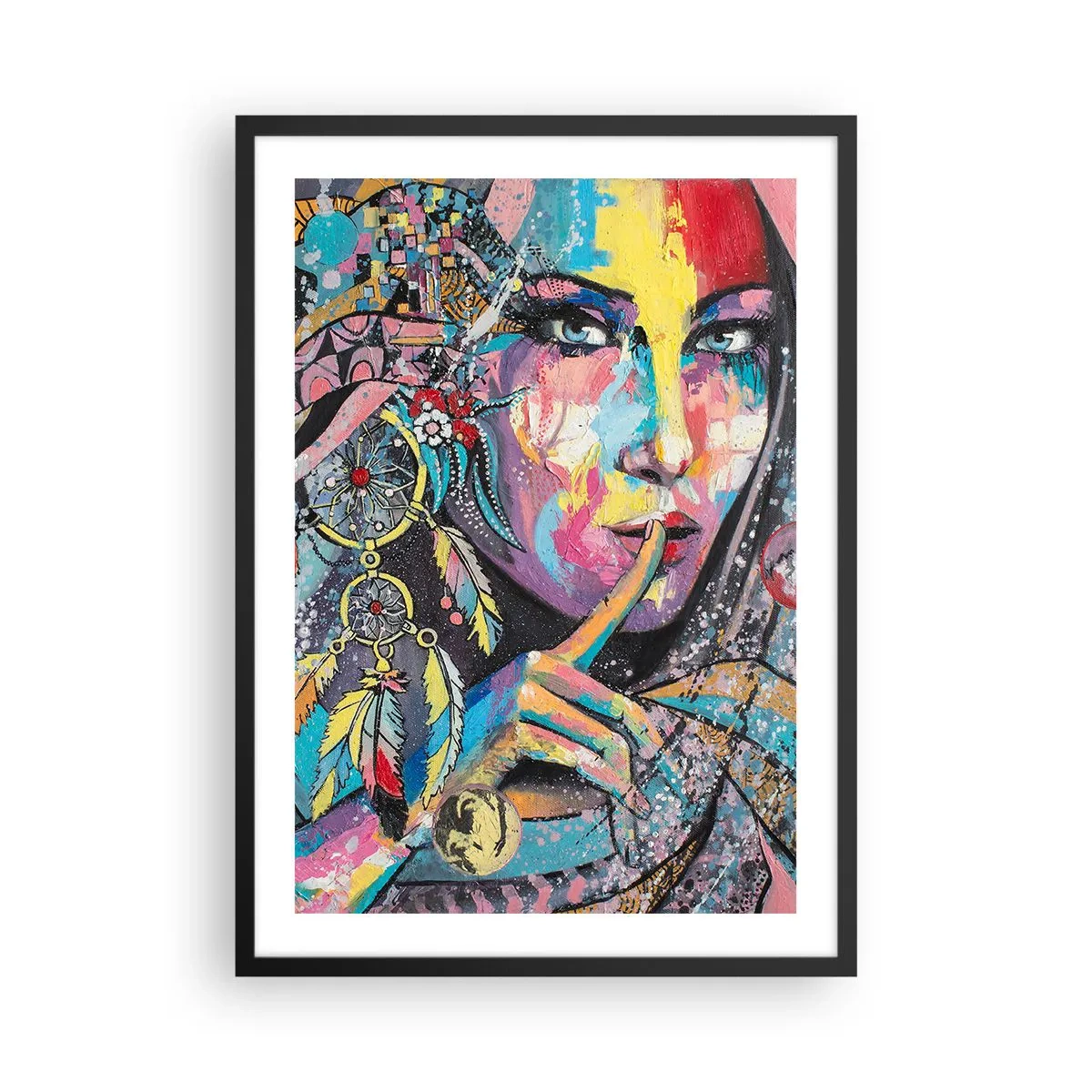 Plakat i sort ramme - Farverigt portræt af en kvinde med fjer og en drømmefanger - 50x70cm - Vær tavs, indtil du forstår - Moderne vægdekoration til stue og soveværelse ARTTOR