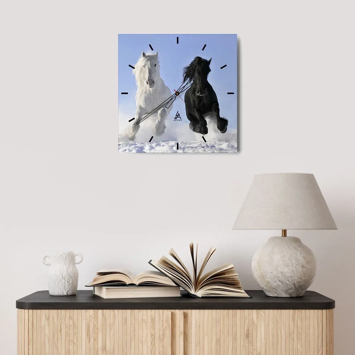 Vægur, Uret - Sort og hvid galop - 30x30 cm