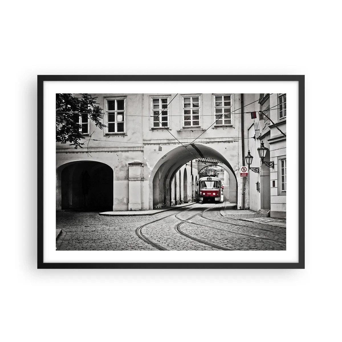 Plakat i sort ramme - Gennem byens labyrint - 70x50 cm