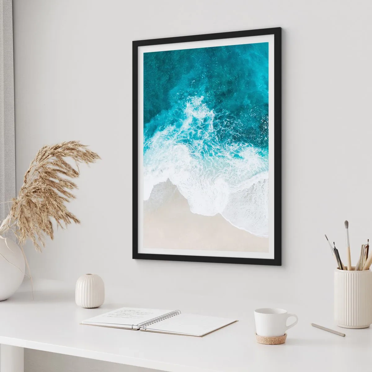 Plakat i sort ramme - Naturlig kærtegn - 70x100 cm