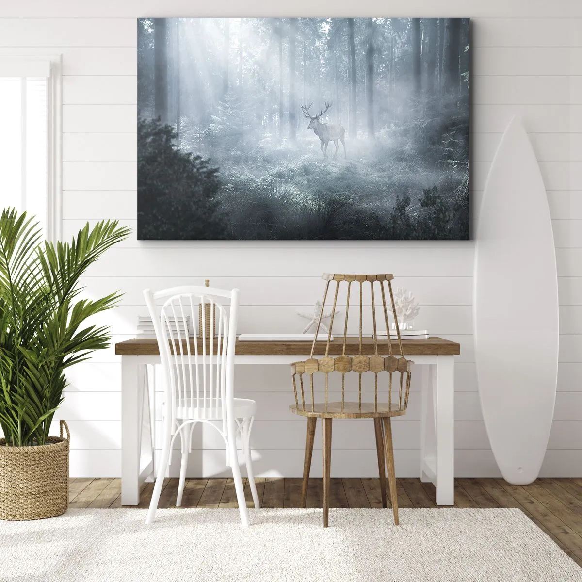 Lærredstryk - Billede på lærred - En hjort i en tæt skov indhyllet i morgentåge - 70x50cm - Morgenvandring rundt på godset - Moderne vægdekoration til stue og soveværelse ARTTOR